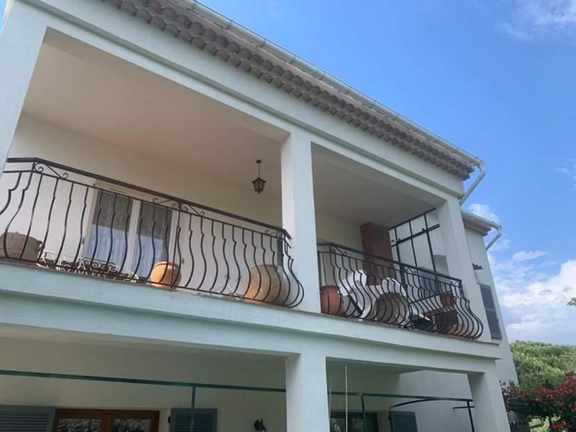 Appartement Independant Dans Villa, Entre Frejus Et St Raphael エクステリア 写真