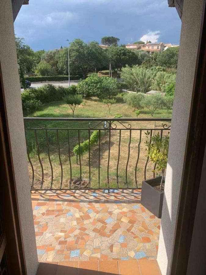 Appartement Independant Dans Villa, Entre Frejus Et St Raphael エクステリア 写真