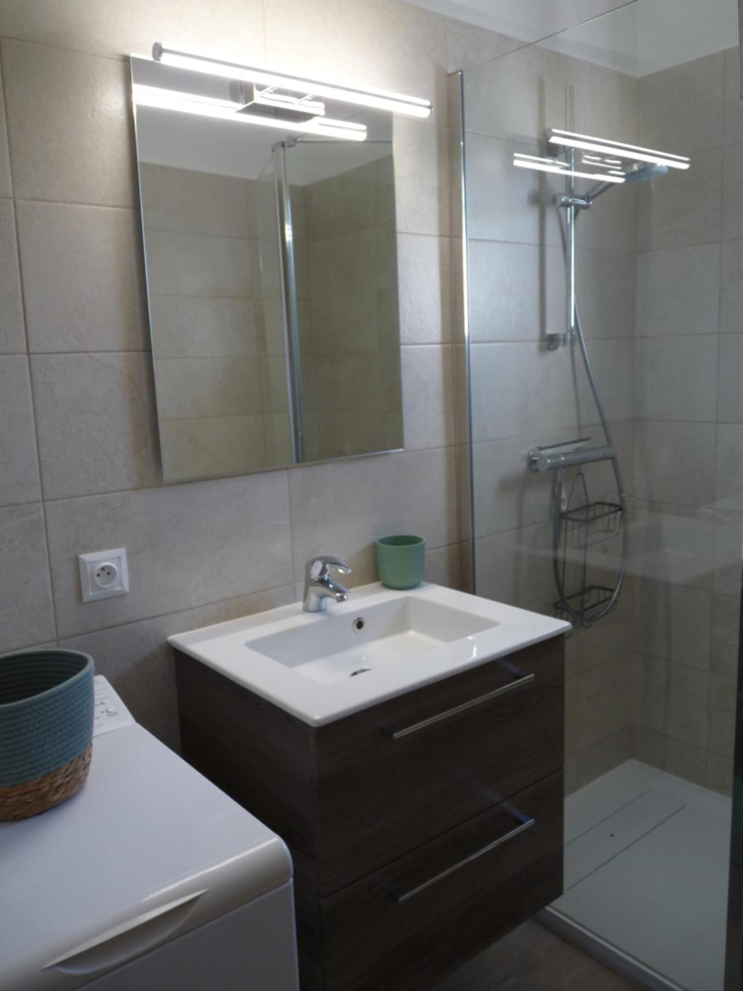 Appartement Independant Dans Villa, Entre Frejus Et St Raphael エクステリア 写真